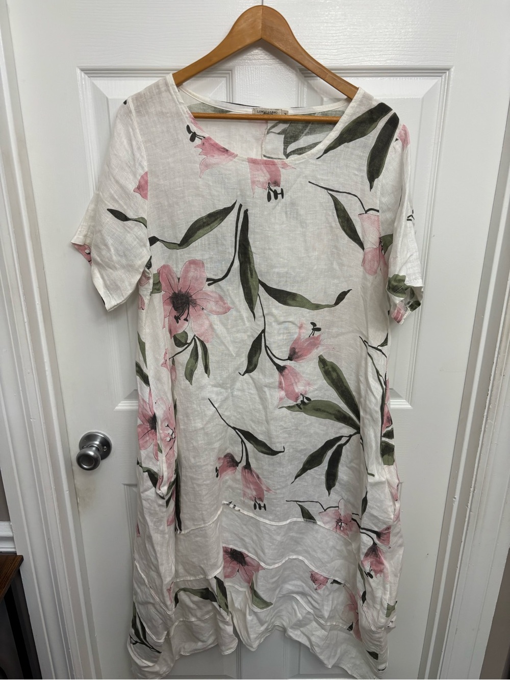Lungo L’Arno Relaxed Fit 100% Linen White Floral Maxi Dress with Pink and Green